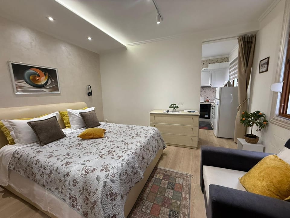 Bed, Bedroom, air conditioner