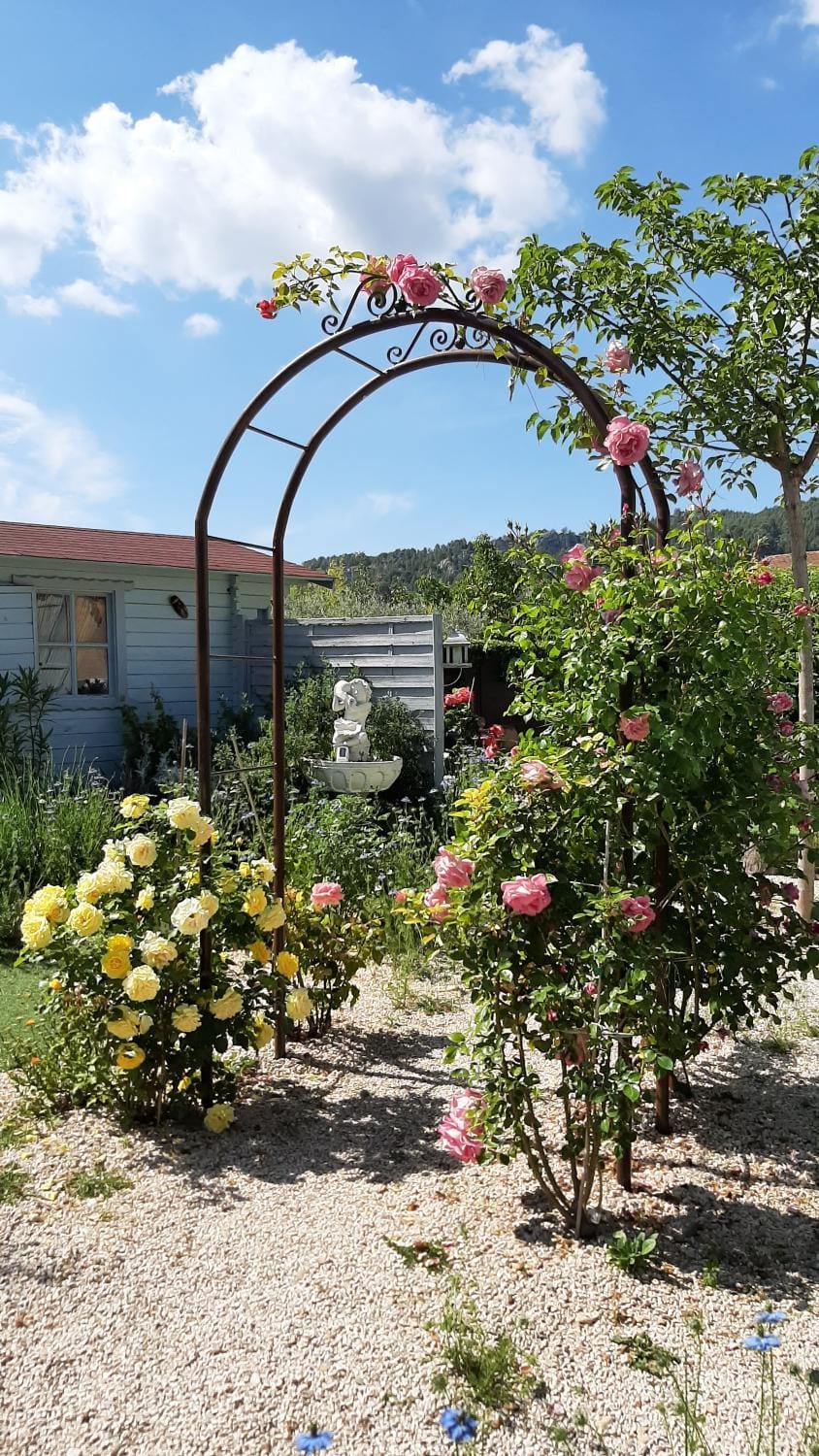 Eclats du Sud, villa les Cigales avec piscine, proche Cassis, meublé de tourisme 3 étoiles House in French Riviera