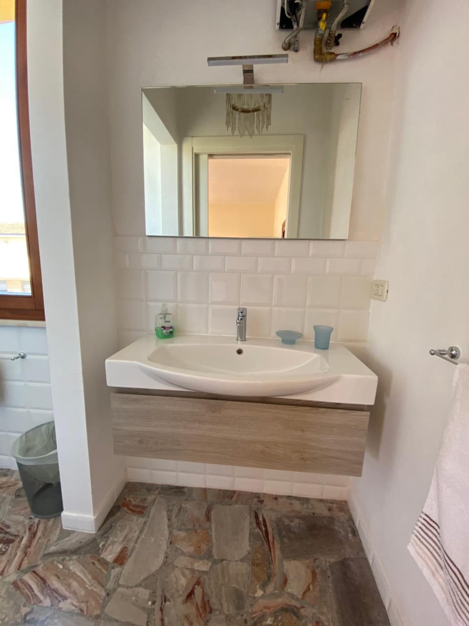 Bathroom, towels
