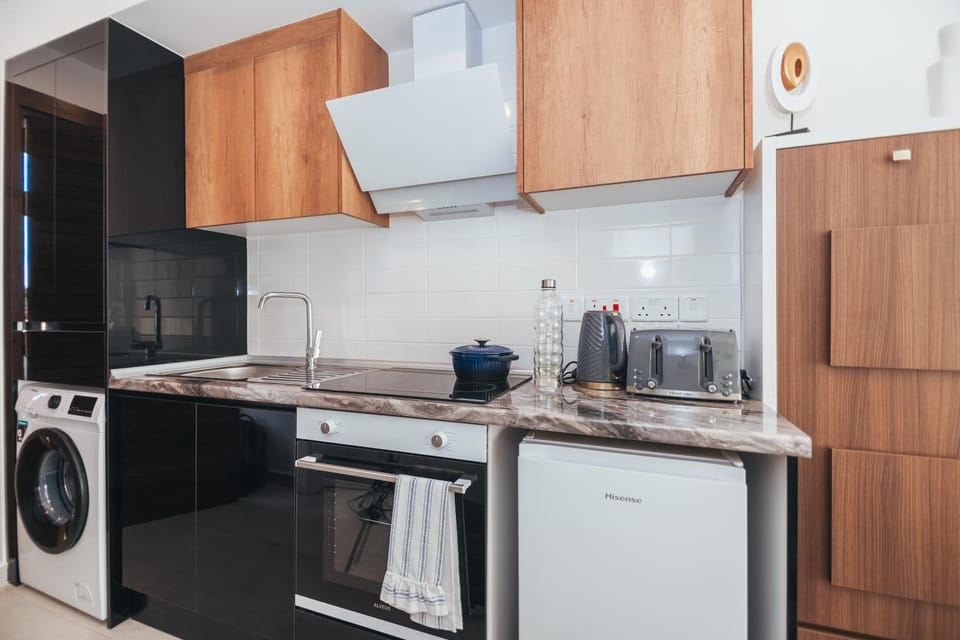 Coffee/tea facilities, Kitchen or kitchenette, oven, pet friendly, stove, toaster, washing machine
