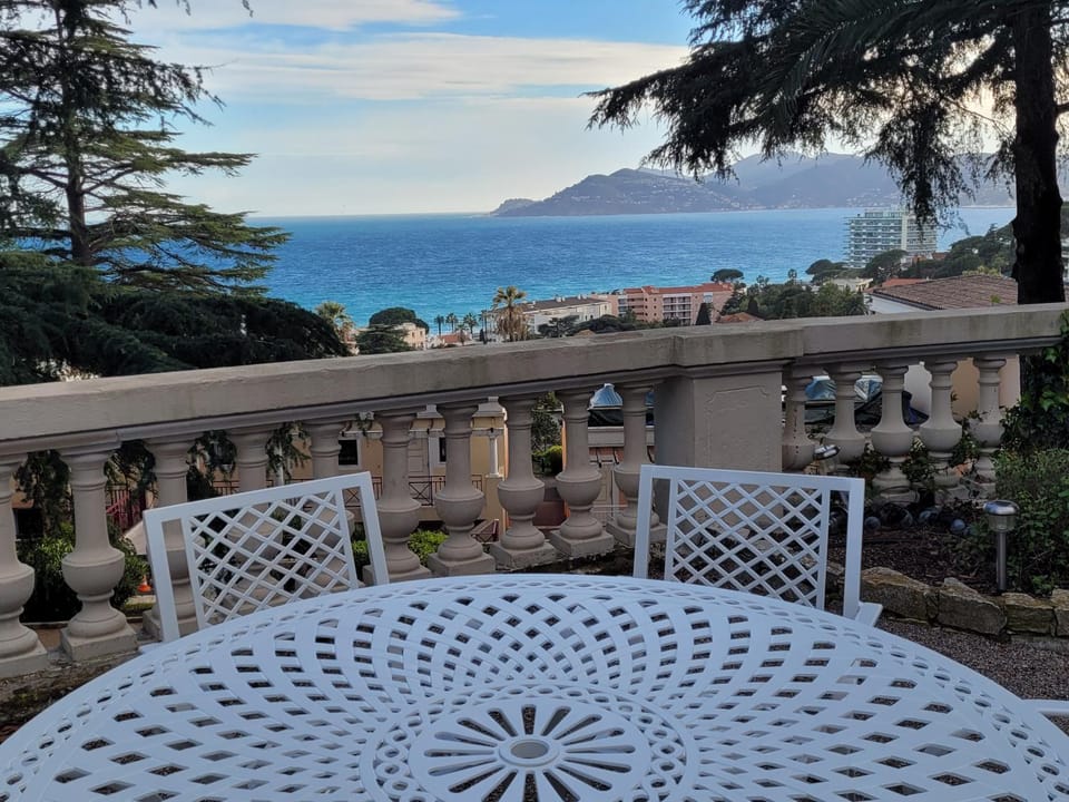 Natural landscape, View (from property/room), Balcony/Terrace, Balcony/Terrace, Dining area, Sea view