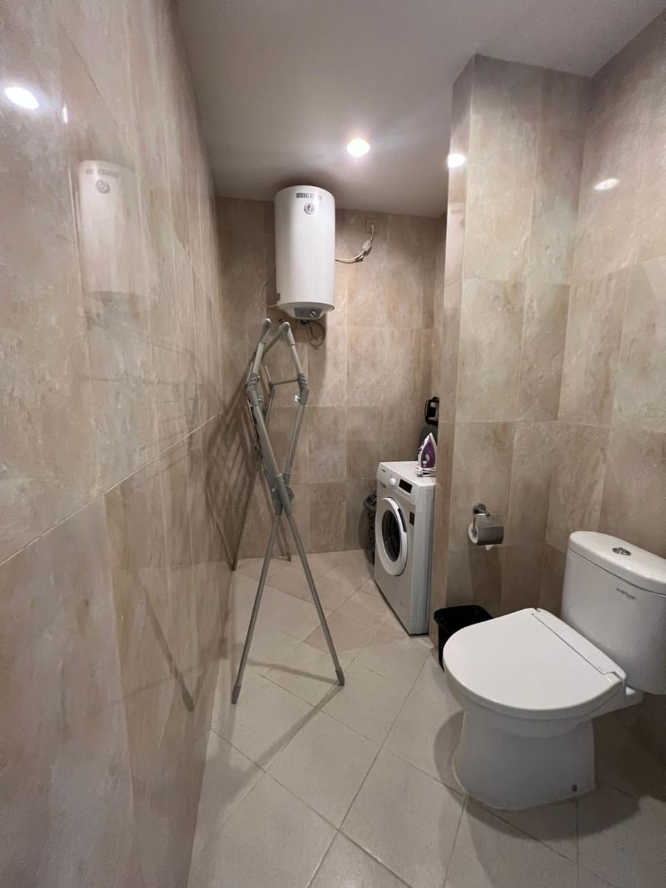 Shower, Toilet, Bathroom, washing machine, dryer