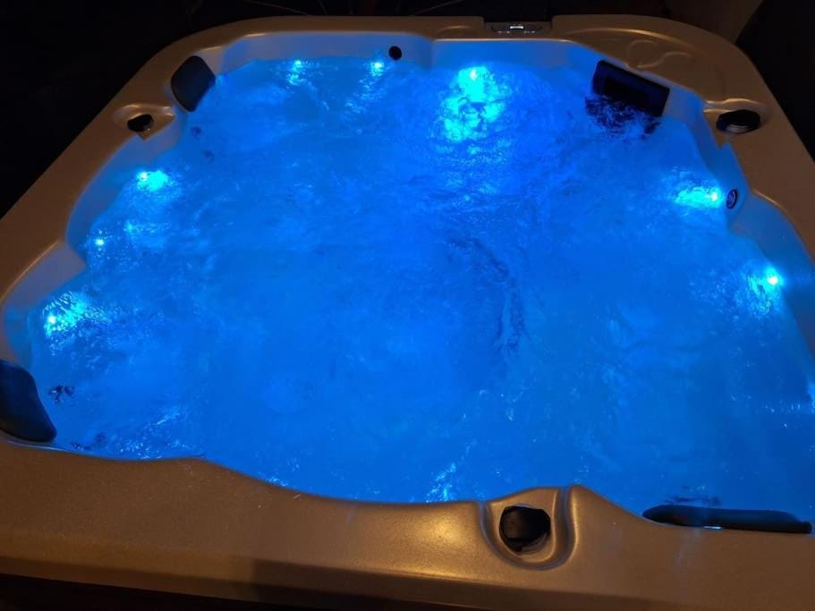 Cœur Toulouse Piscine et Spa Villa in Toulouse