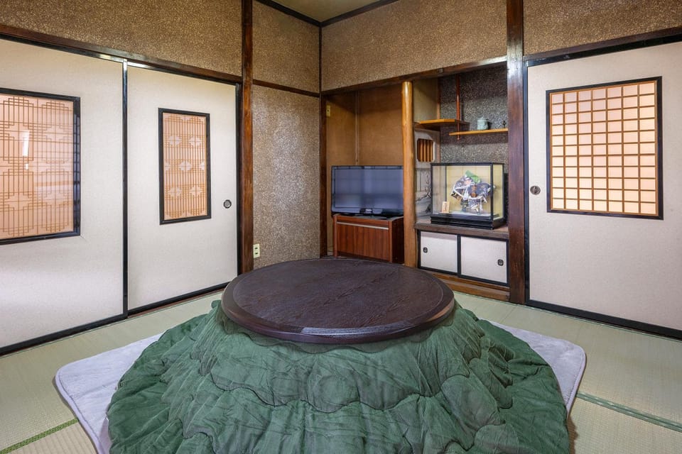 TV and multimedia, Photo of the whole room, Bedroom