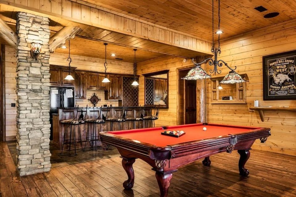 Billiard, Game Room, minibar