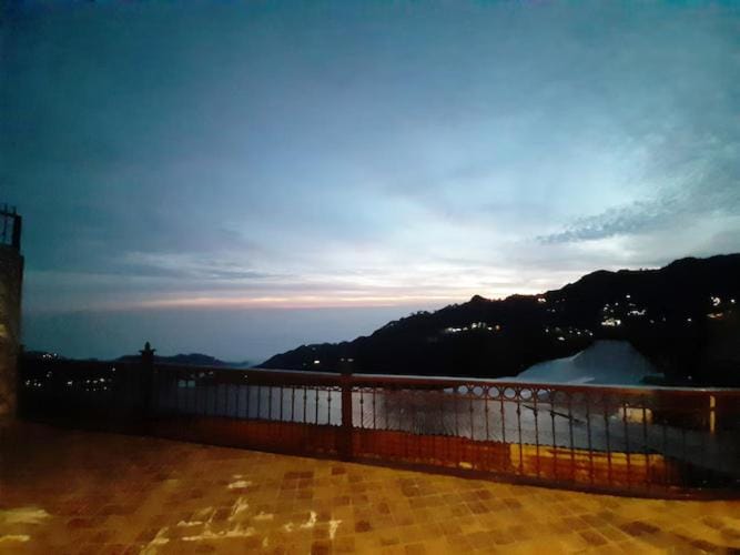 Paradise Mansion Crestmont Mussoorie Hotel in Uttarakhand