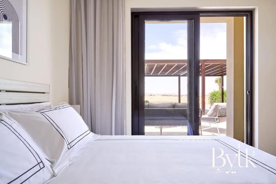 Bed, View (from property/room), Balcony/Terrace, Photo of the whole room, Bedroom