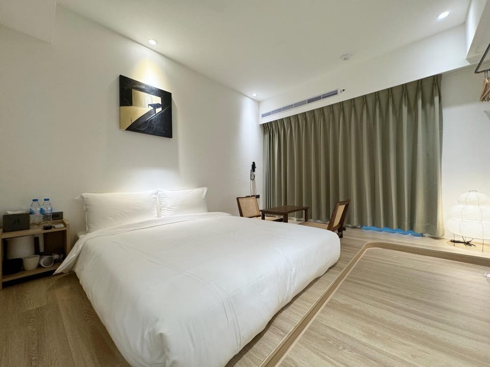 Bed, TV and multimedia, Photo of the whole room, Bedroom, air conditioner