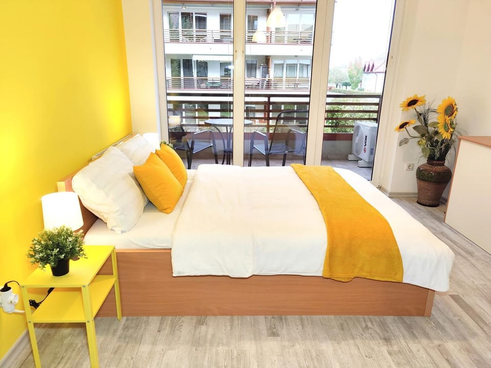Bed, View (from property/room), Balcony/Terrace, Photo of the whole room, pet friendly