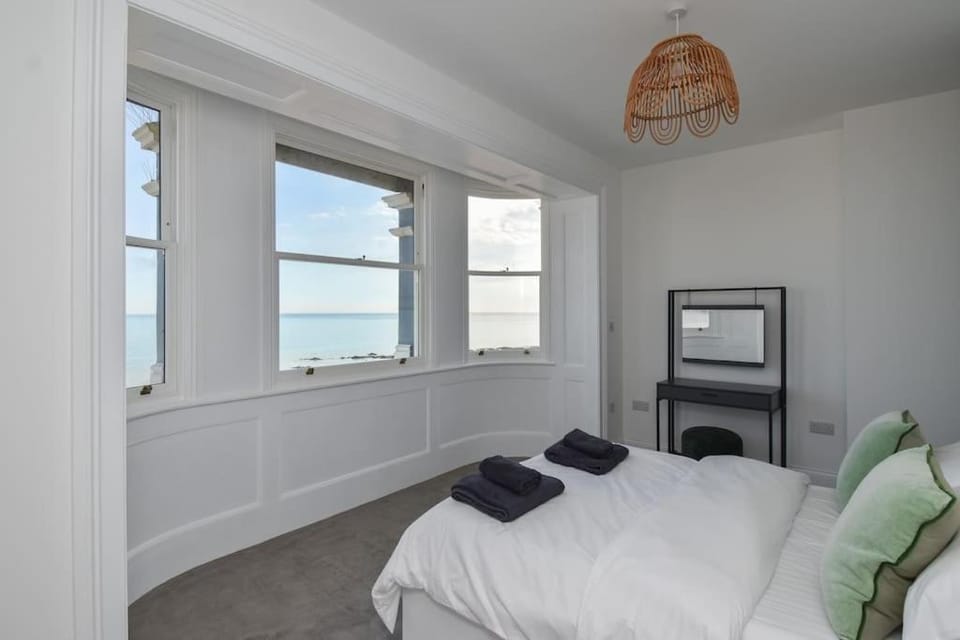 Bedroom, Sea view