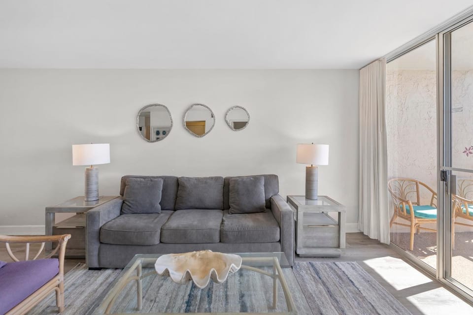 Brand New Condo with excellent reviews House in Napili-Honokowai