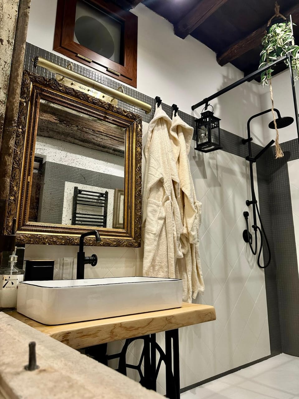Shower, Bathroom, towels