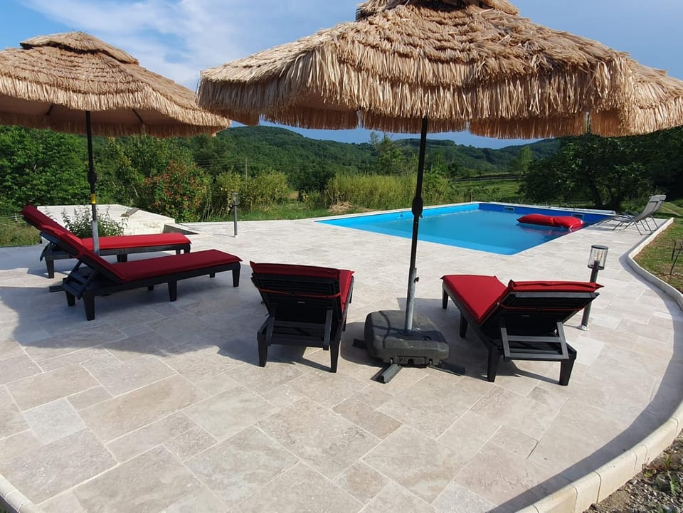 Swimming pool, sunbed