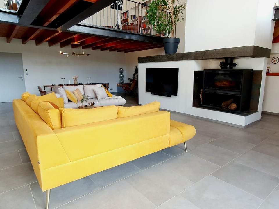 TV and multimedia, Living room, fireplace