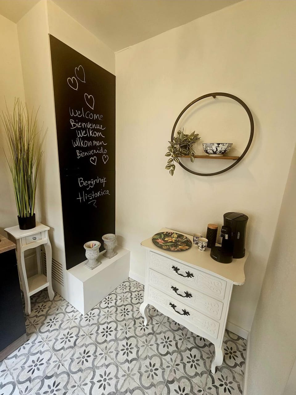 Coffee/tea facilities, kitchen