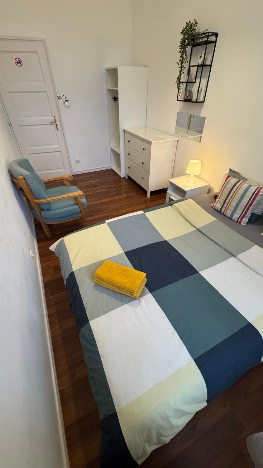 Bed, Photo of the whole room, Bedroom, wardrobe