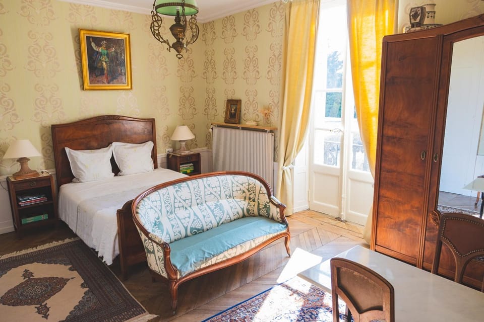 Bed, Photo of the whole room, Bedroom, wardrobe
