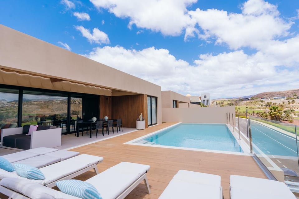 Patio, Day, Natural landscape, View (from property/room), Balcony/Terrace, Balcony/Terrace, Pool view, sunbed
