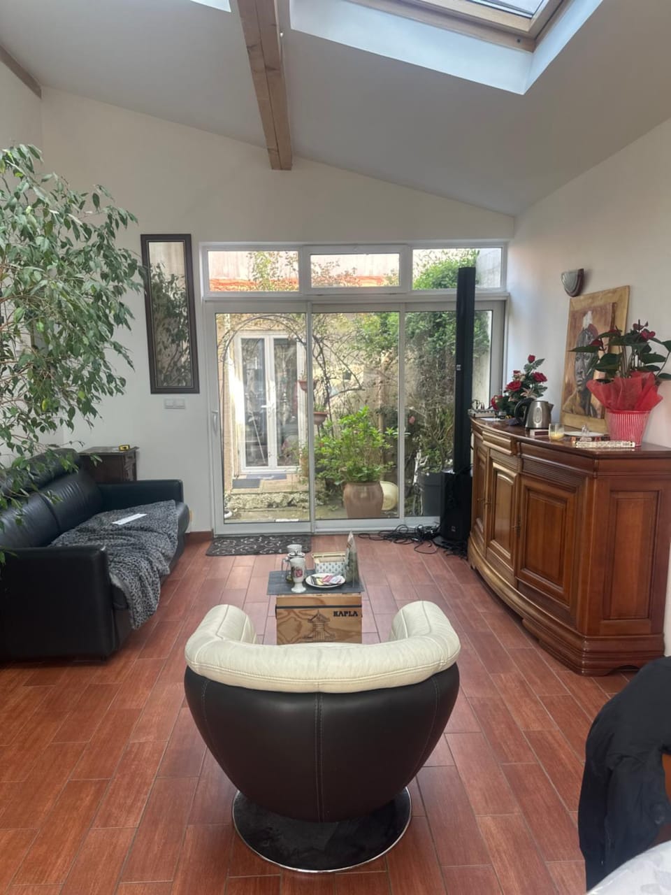 Living room, Seating area