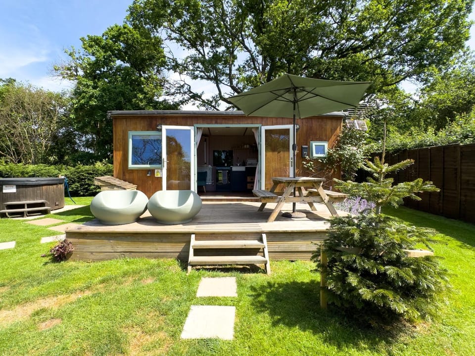 Property building, Garden, Hot Tub