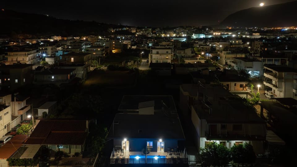 Night, Bird's eye view