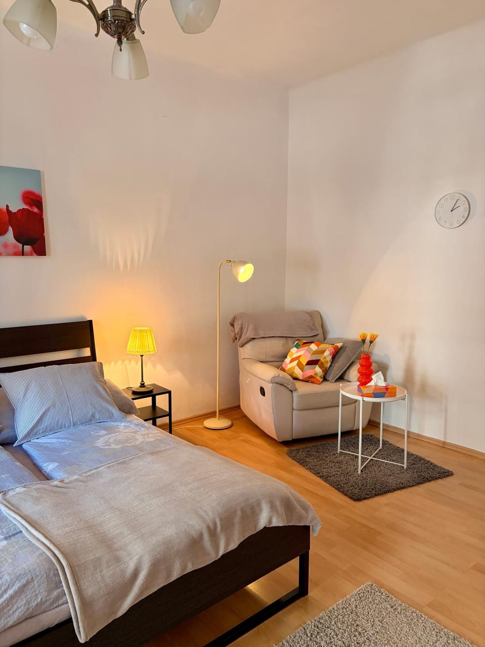 Bed, Decorative detail, Bedroom