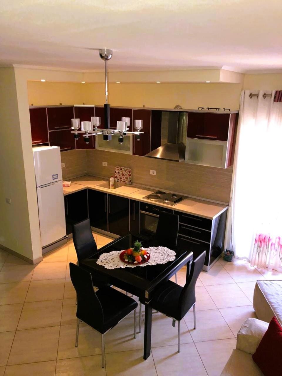 Kitchen or kitchenette, Dining area, pet friendly, stove