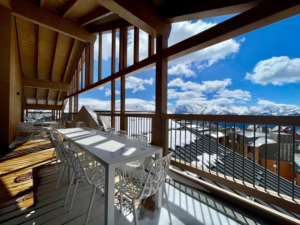 View (from property/room), Balcony/Terrace, Mountain view
