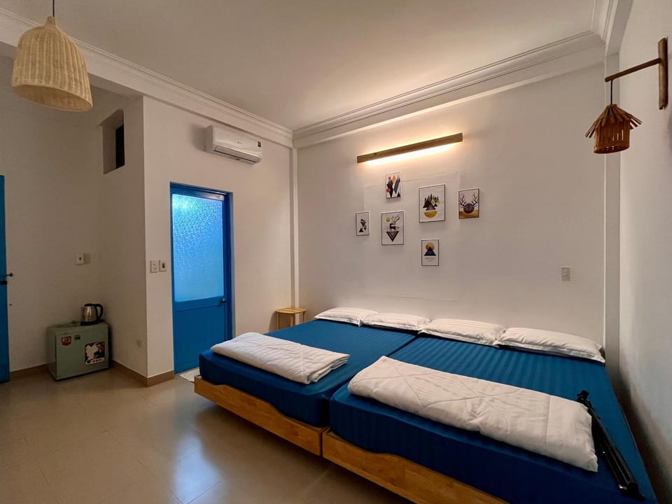 Bed, Photo of the whole room, Bedroom, air conditioner