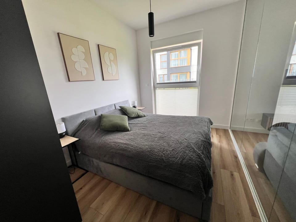 Bed, Living room, Photo of the whole room, Seating area