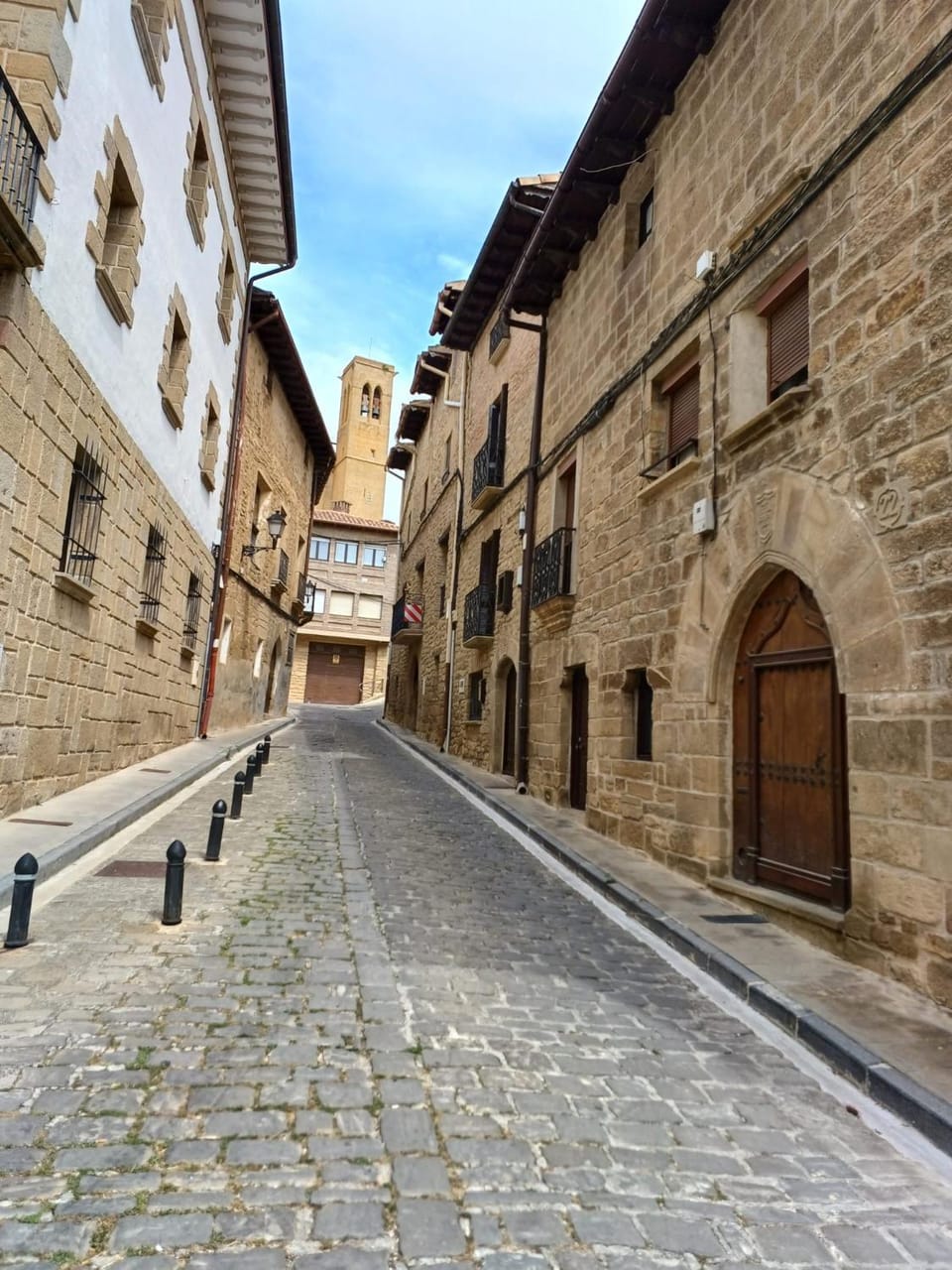 Day, Neighbourhood, Landmark view, Location