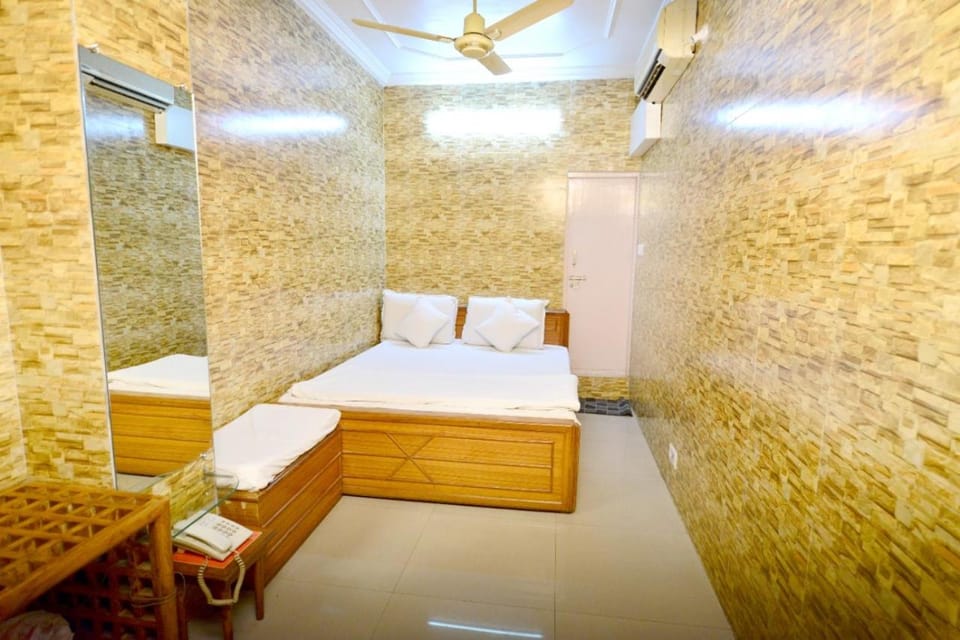 Ganpati Hotel Hotel in India
