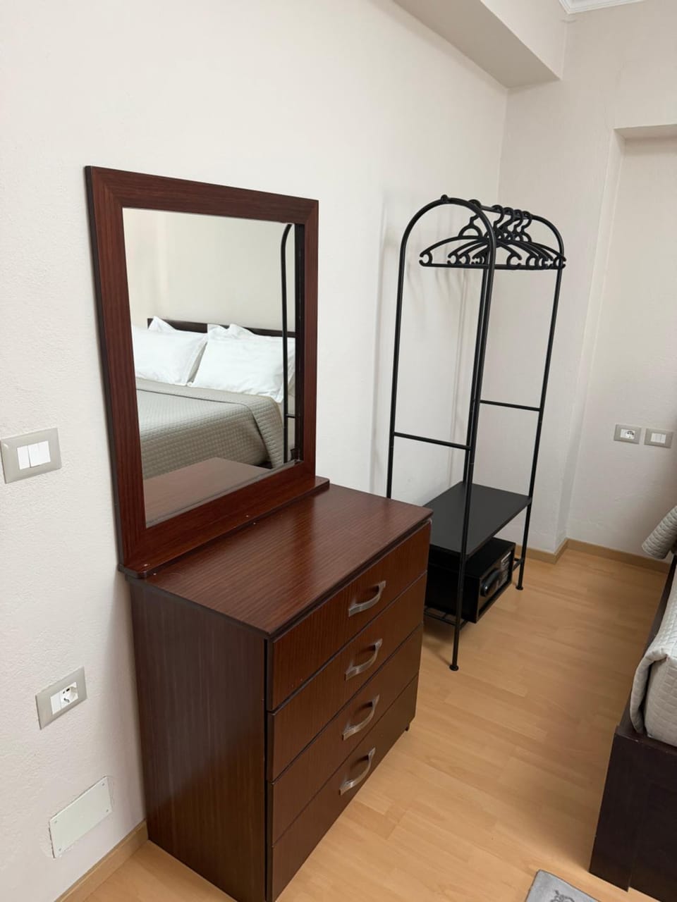 Bedroom, wardrobe