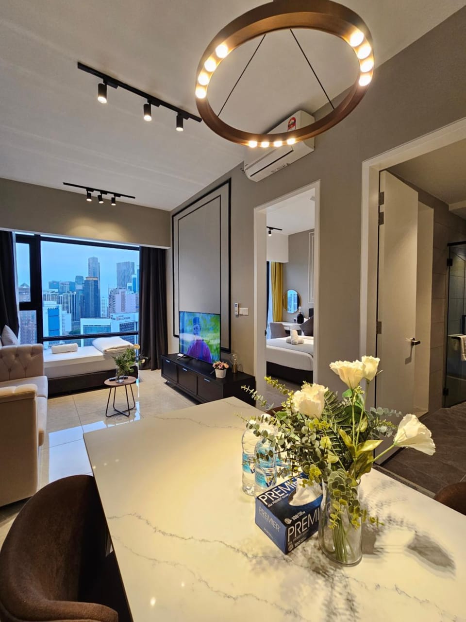 TV and multimedia, Living room, Seating area, Dining area