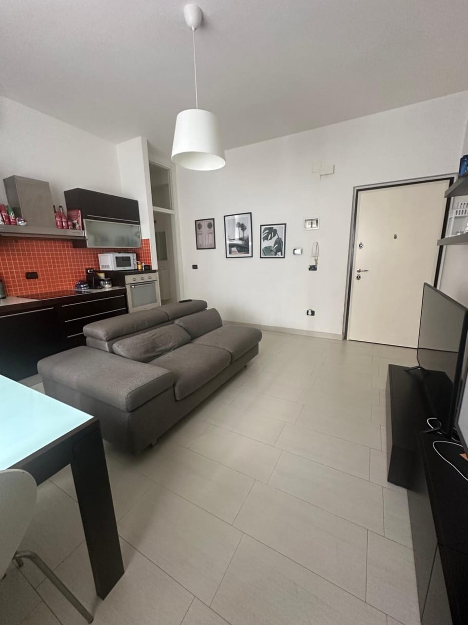 TV and multimedia, Kitchen or kitchenette, Living room