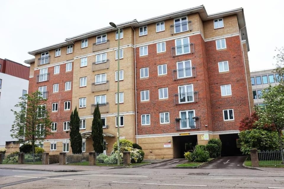 Chapter House Apartment in Farnborough