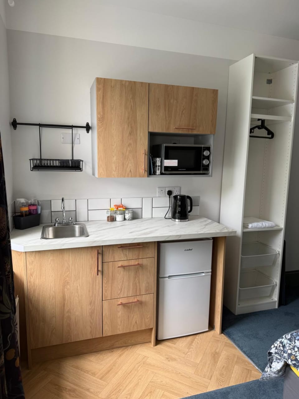 Coffee/tea facilities, Kitchen or kitchenette, microwave, toaster
