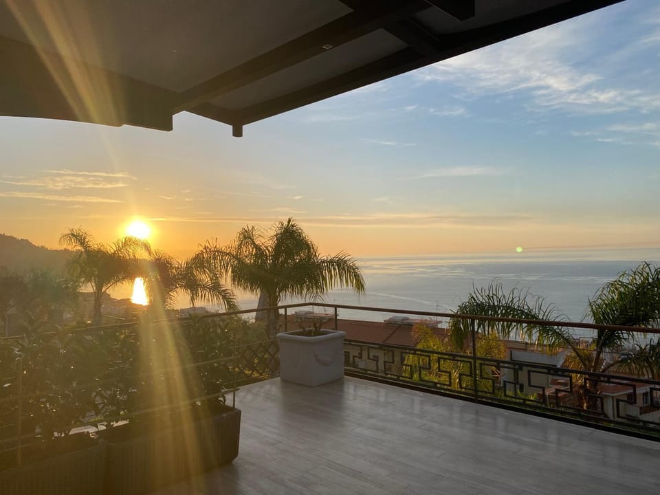 LUXURY, VILLA VITTORIO, Pool, Taormina,Etna & Seaview Villa in Naxos