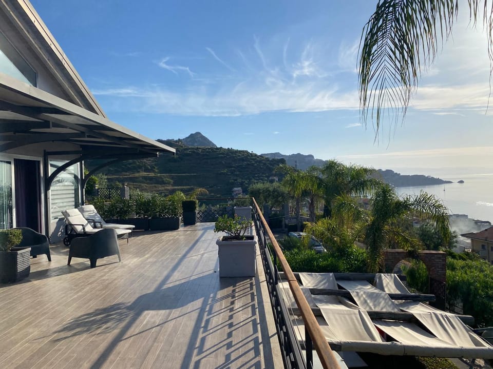 LUXURY, VILLA VITTORIO, Pool, Taormina,Etna & Seaview Villa in Naxos