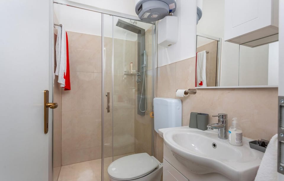 Shower, Toilet, Bathroom