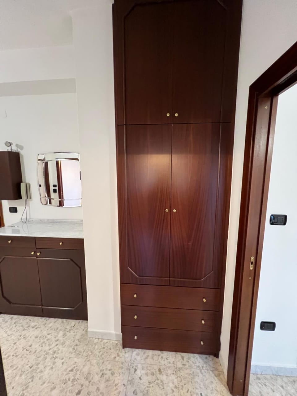wardrobe