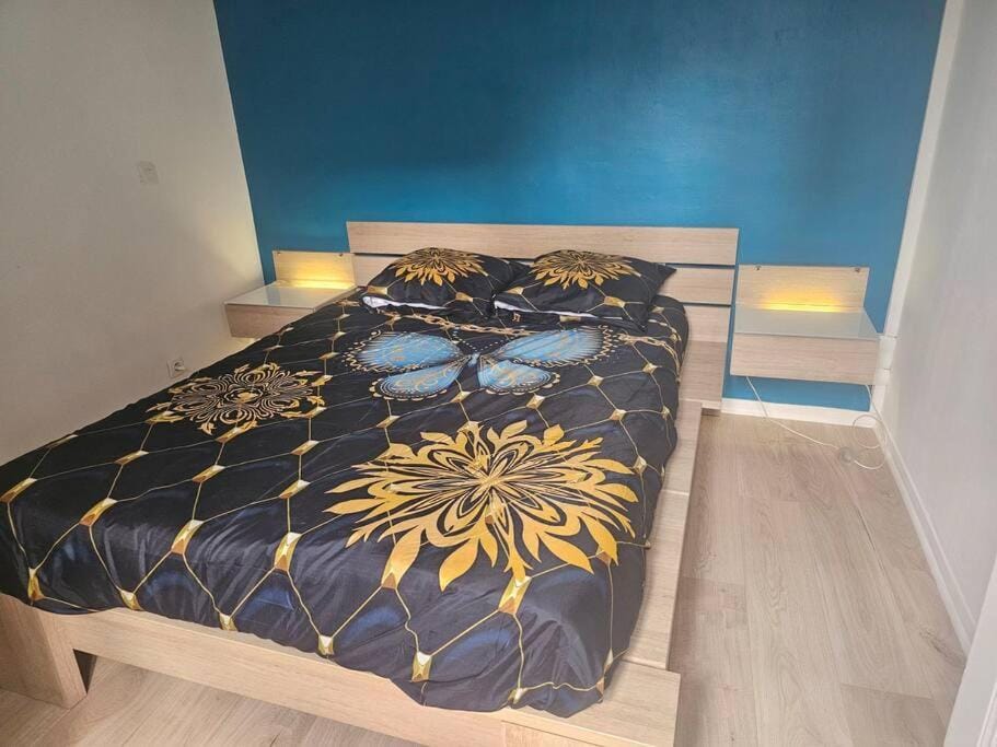 Bed, Photo of the whole room, Bedroom