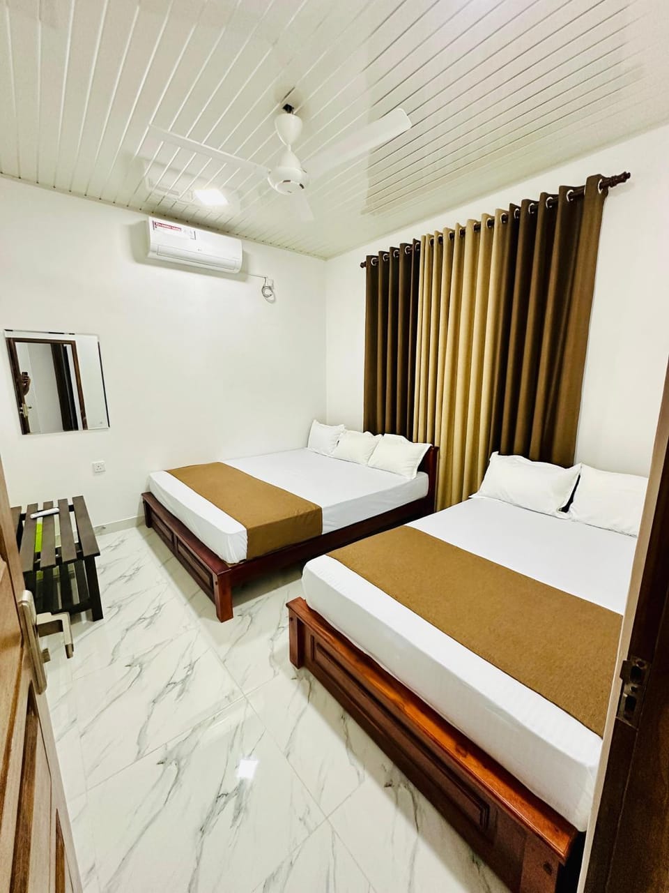 Bed, Photo of the whole room, Bedroom, air conditioner