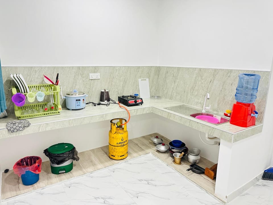 Kitchen or kitchenette, kitchen, kitchen