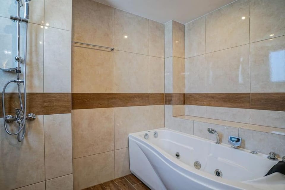 Hot Tub, Bathroom, Bath, towels