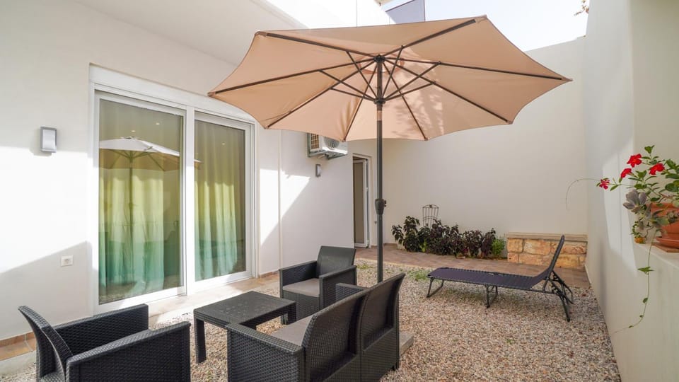 Patio, Inner courtyard view