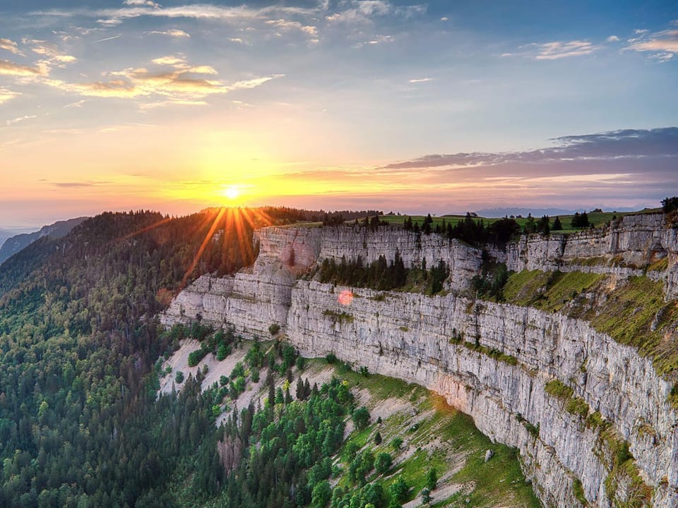 Nearby landmark, Natural landscape