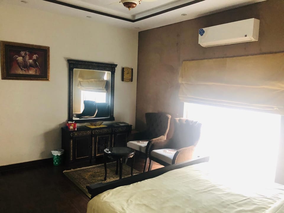 Exective Guest House Dha Phase 3 Lahore Bed and Breakfast in Lahore