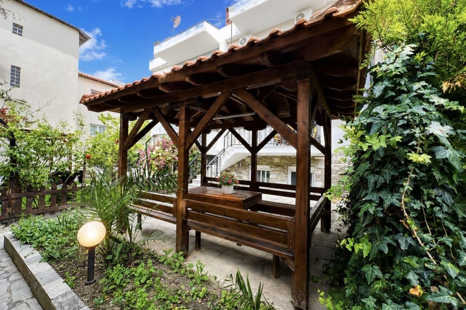 Property building, Patio, Day, Garden, Garden view