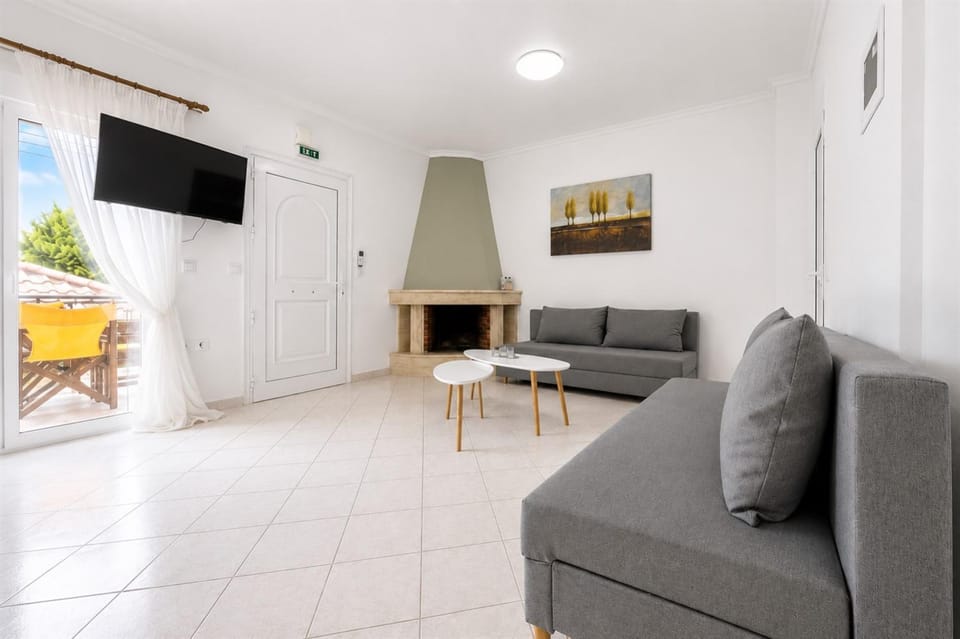 Communal lounge/ TV room, TV and multimedia, Seating area, Evening entertainment